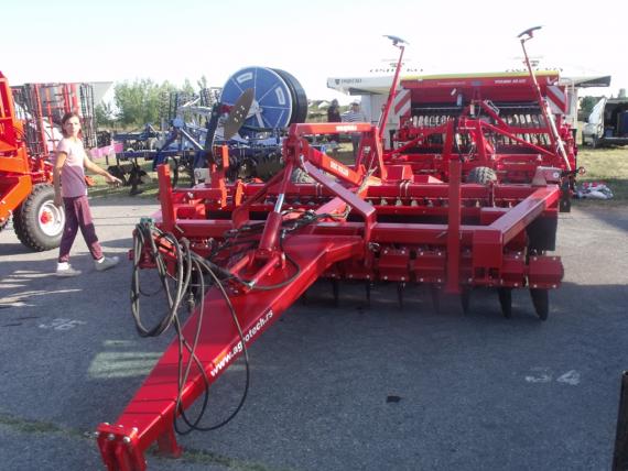 HeVa tanjurače, valjci, gruber i sijačice na osječkom Farm show