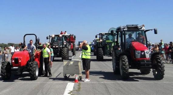 Hattat traktori na Farm show u Osijeku